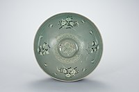 Goryeo celadon plate inlaid flowers and bees