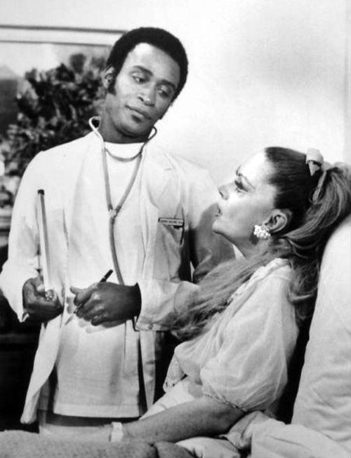 Cleavon Little and Jayne Meadows in the episode "Good Luck, Leftkowitz" (1972)