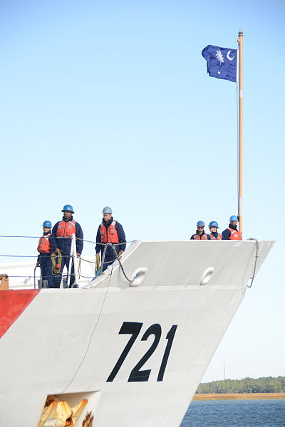 File:Coast Guard Cutter Gallatin's last patrol 131211-G-VH840-165.jpg