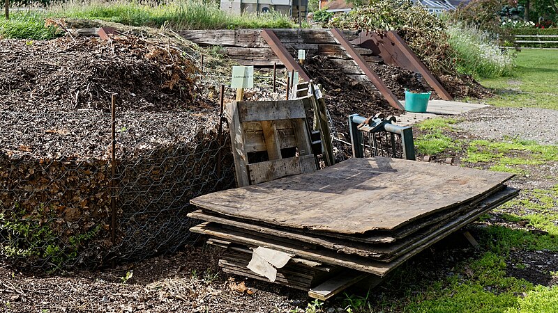 File:Compost bins at Boreham, Essex, England.jpg