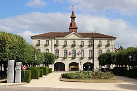 Ancien hôtel de ville.