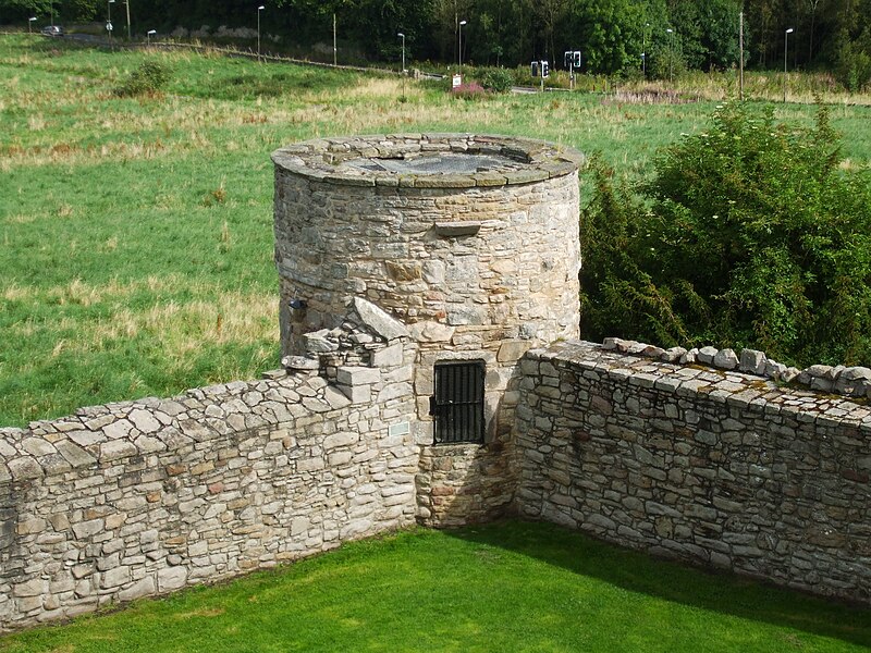 File:Craigmillar Castle - panoramio (1).jpg