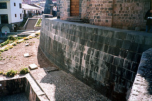 Cusco Coricancha Base wall of Inti-Huasi.jpg