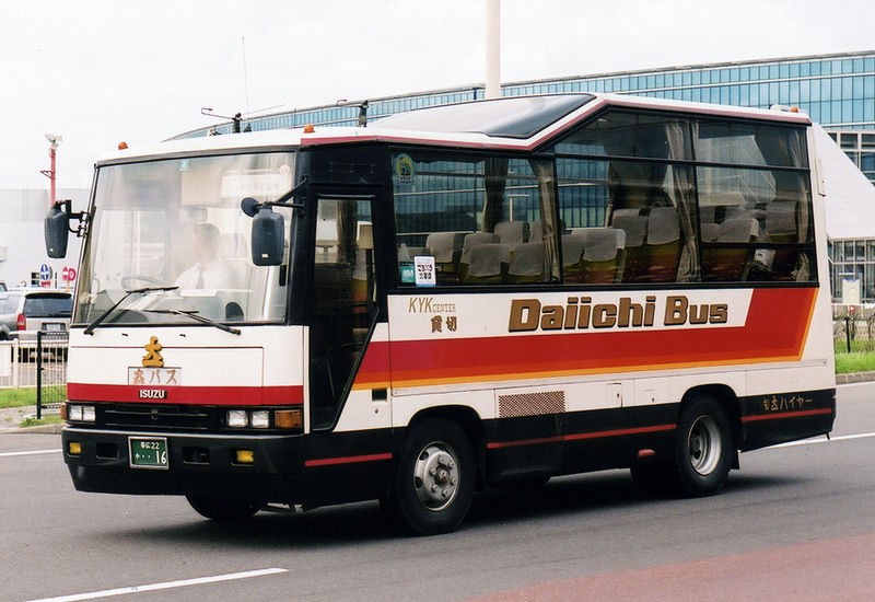 File:Daiichi hire isuzu MR.jpg