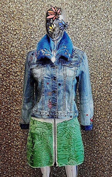 File:Denim, mink, Swakara, jacket (front), Martina Greggers, 2018 (a).jpg