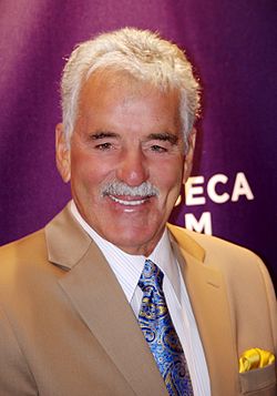 デニス・ファリナDennis Farina