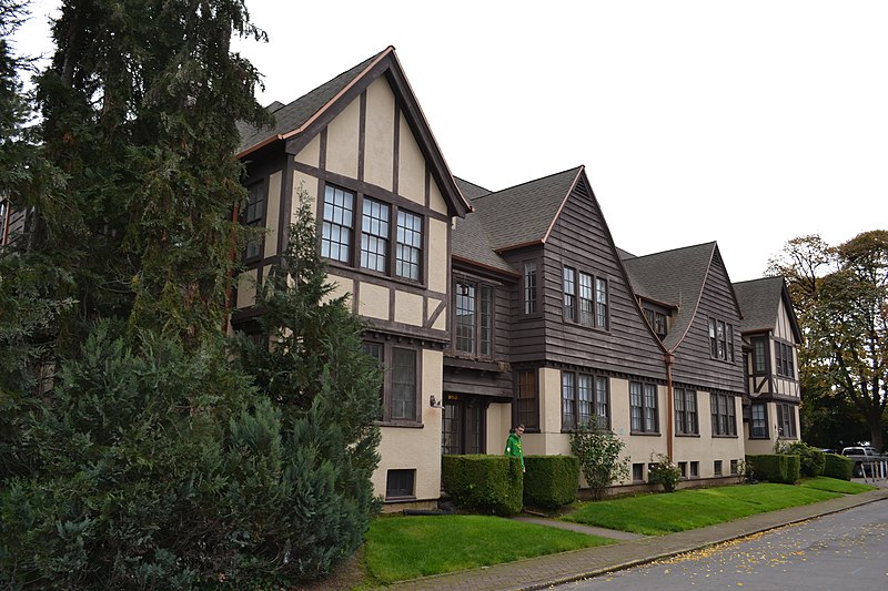 File:Dorris Apartments (Eugene, Oregon).jpg