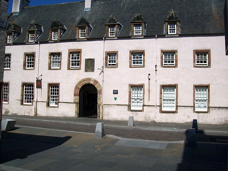 File:Dunbars Hospital - Inverness (7302019192).jpg