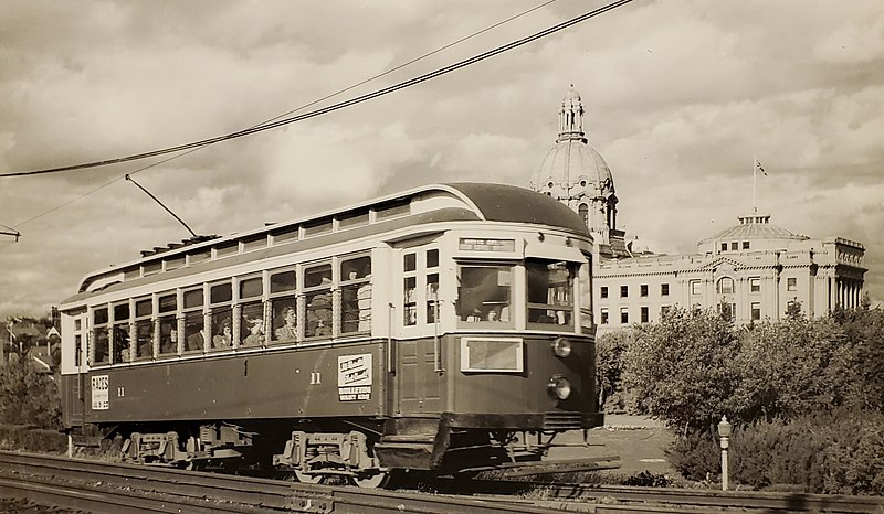 File:Edmonton Streetcar 11.jpg