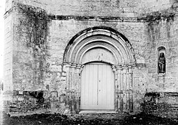 Eglise - Portail - Aubin-Saint-Vaast - Médiathèque de l'architecture et du patrimoine - APMH00028869.jpg