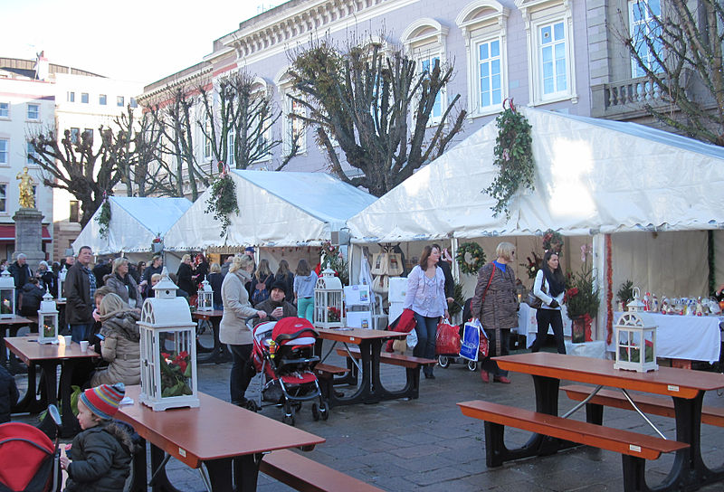 File:Fête dé Noué 2012 Saint Hélyi Jèrri 23.jpg