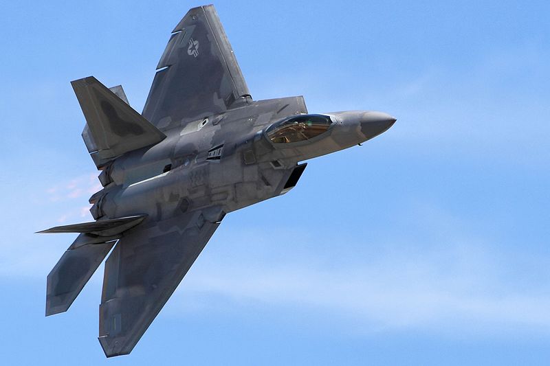 File:F-22 Raptor - Chino Airshow 2014 (15234973402).jpg