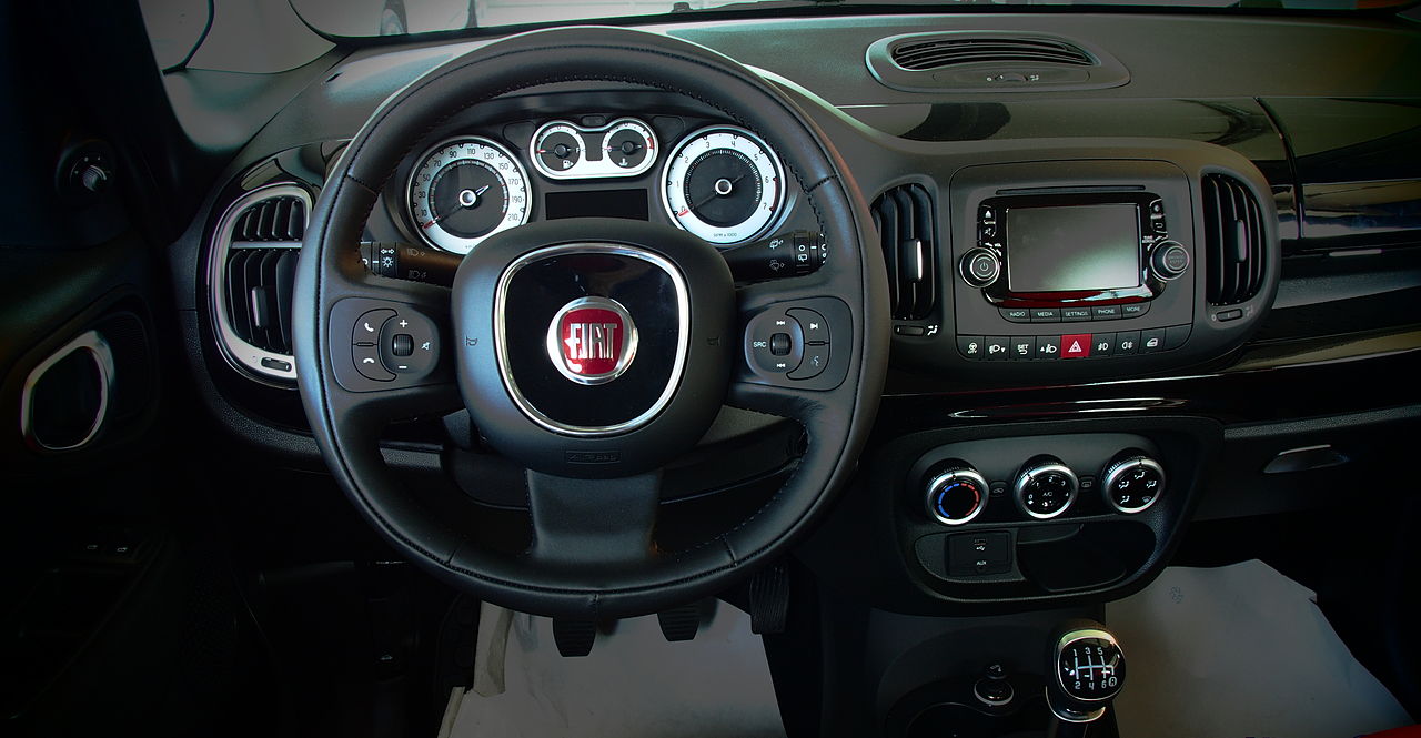 File Fiat 500l Dashboard Jpg Wikimedia Commons