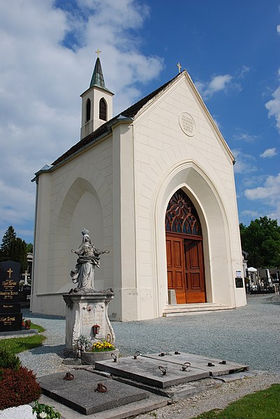 File:Friedhofskapelle pinkafeld.JPG