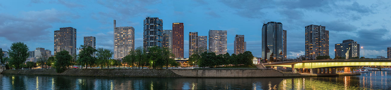 Front de Seine at dusk