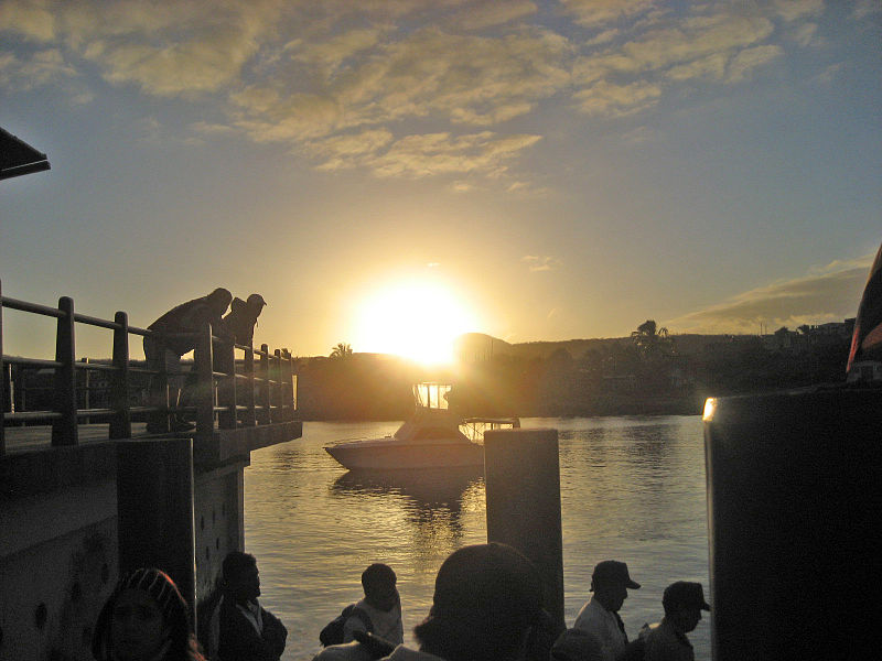 File:Galapagos2007--12--08-23-07.JPG