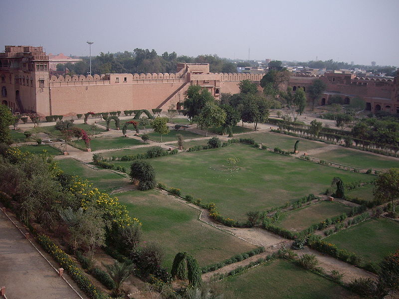 File:Gardens Junagarh Fort 2007.jpg