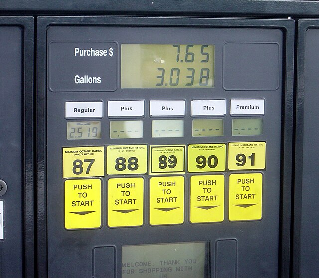 A US gasoline station pump offering five different (R+M)/2 octane ratings