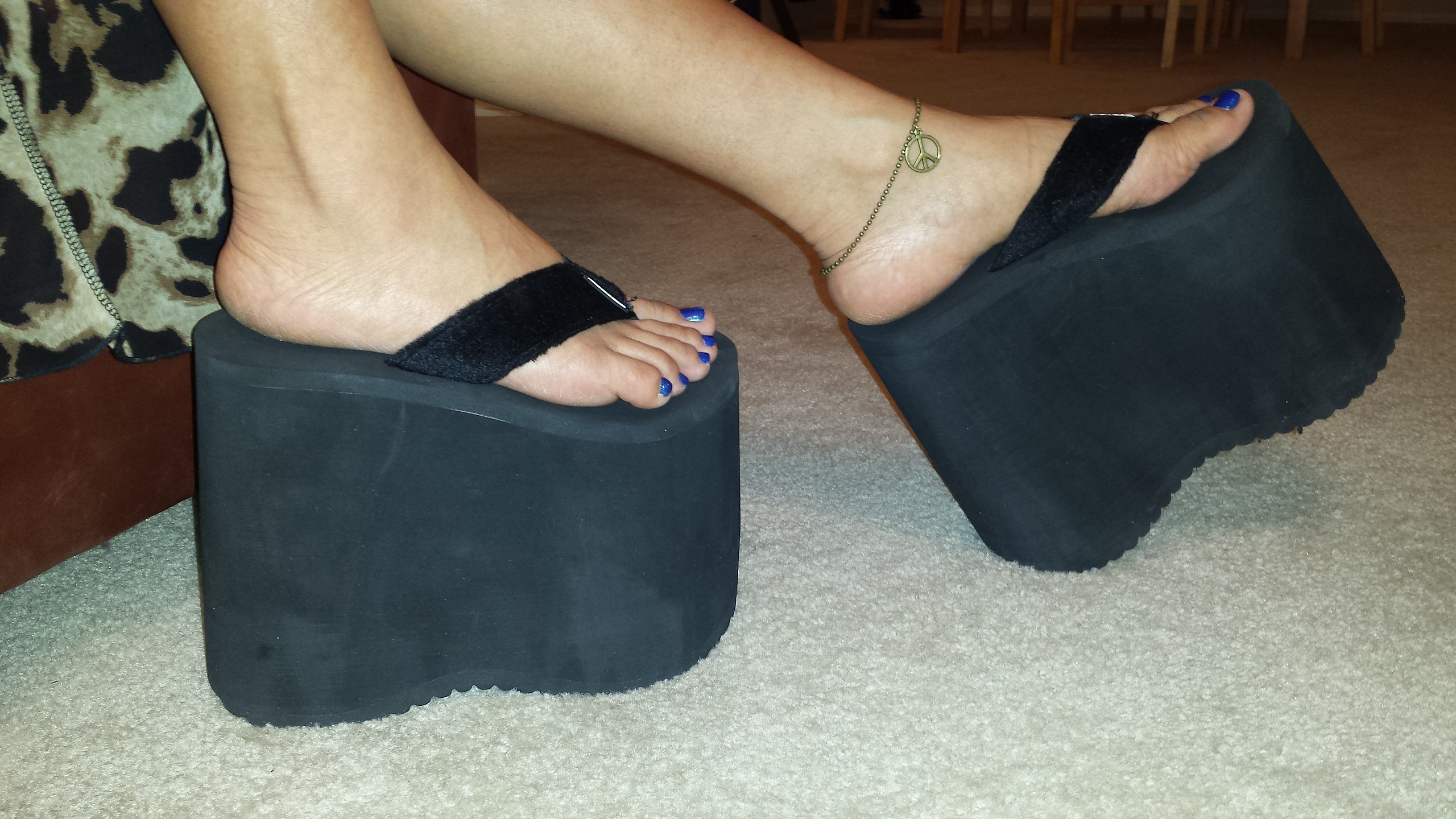 Smoky Slip-On Comfort Platforms Heels for Women – Kraft Cellar || Women  Comfort Footwear