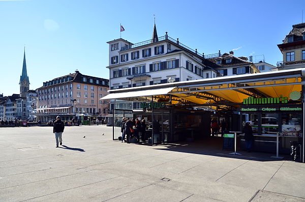 Weinplatz and Rathausbrücke as seen from Limmatquai