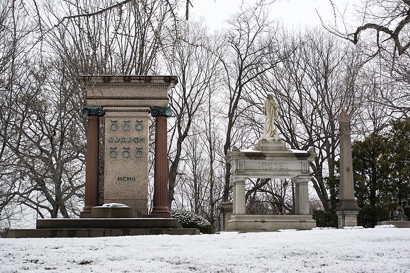 File:Godon and Rose winter - Lake View Cemetery (39762424911).jpg