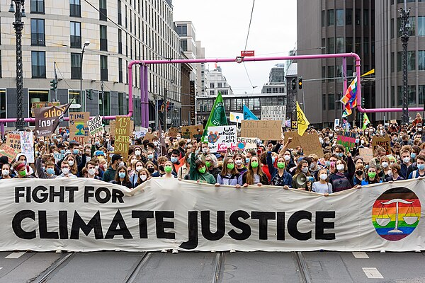 Fridays for Future demonstration in Berlin in September 2021 with the slogan "fight for climate justice".