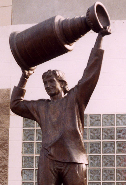 File:Gretzky statue cropped.jpg