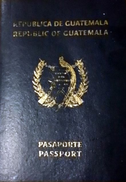 Former cover of the Guatemalan passport, in use until 2006.