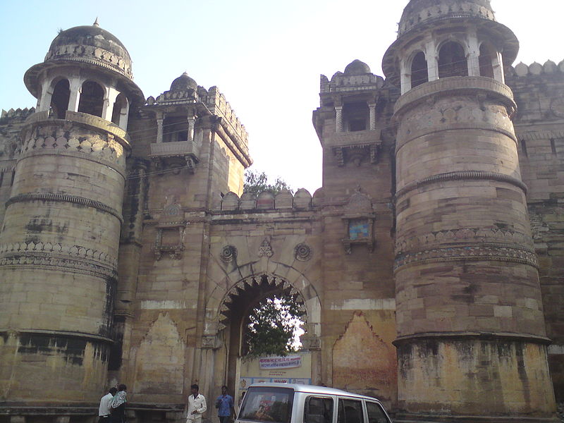 File:Gwalior Fort Gate.JPG