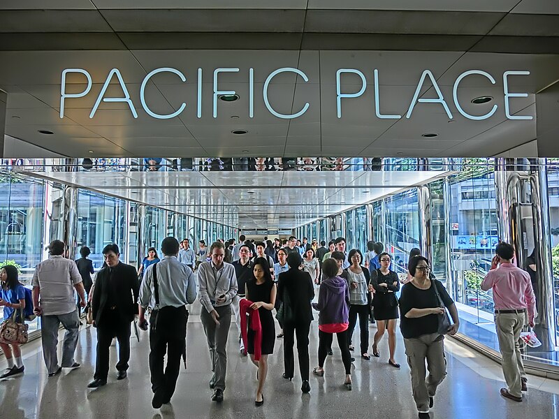 File:HK Central Pacific Place Queensway covered footbridge June-2013.JPG