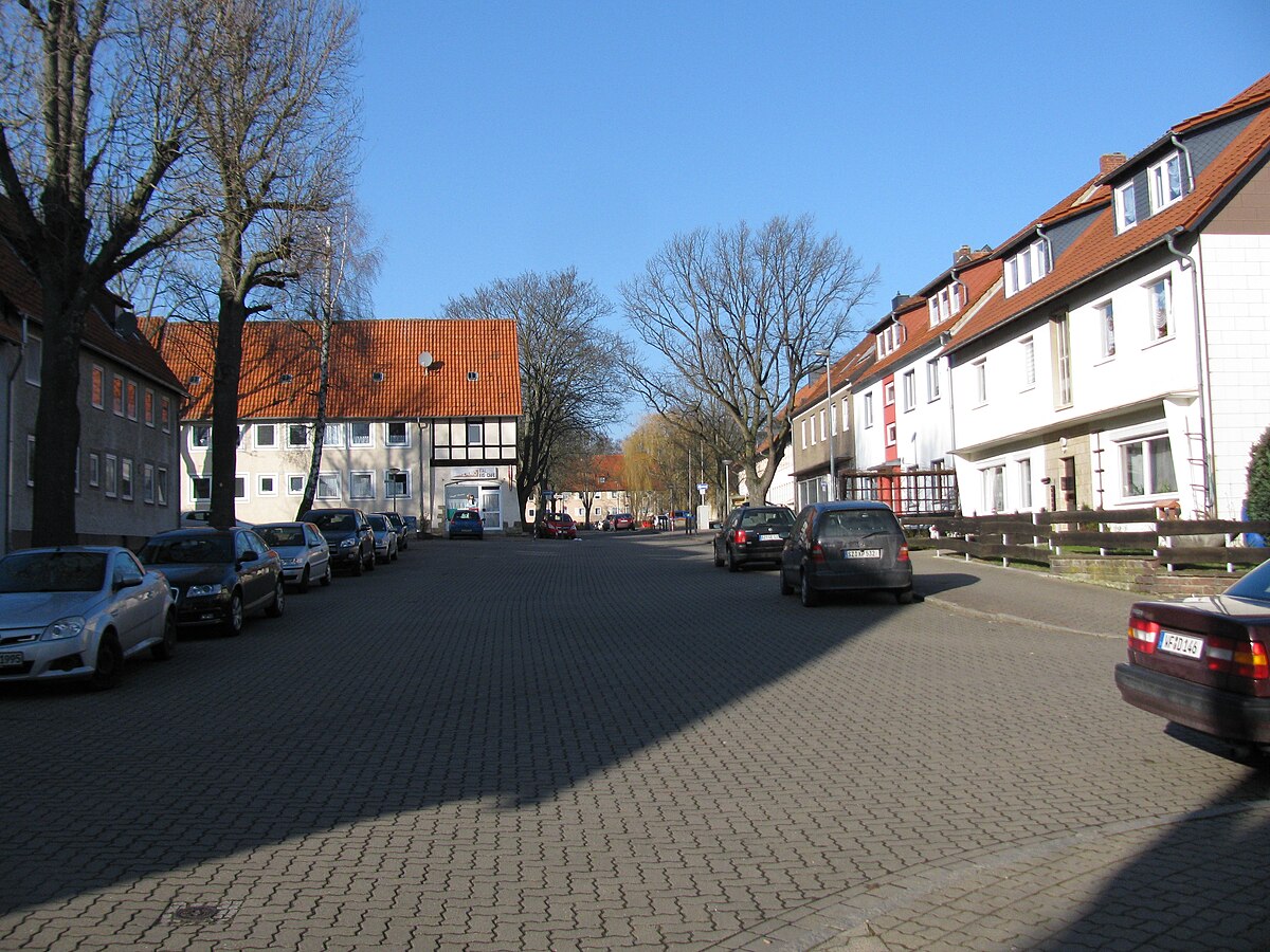 File:Hagenstraße, 2, Kniestedt, Salzgitter.jpg - Wikimedia Commons.