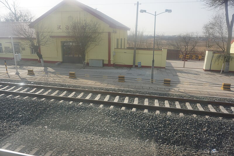 File:Hangouzhen Railway Station.jpg