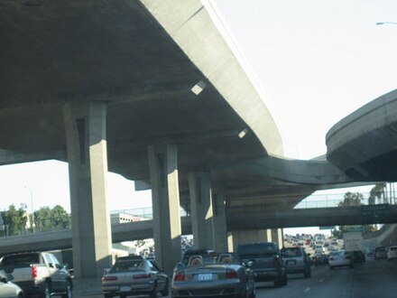 This elevated section of the Harbor Transitway carries the Metro J Line and the Metro ExpressLanes over the frequently congested Harbor Freeway.