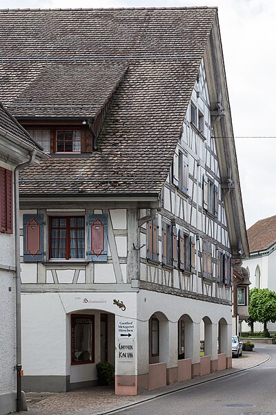 File:Haus zum Salamander, Berlingen, Seestrasse 44 (2016).jpg