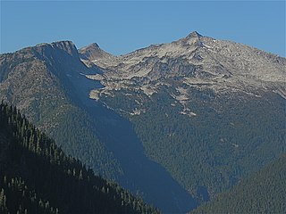 <span class="mw-page-title-main">Hidden Lake Peaks</span> Mountain in Washington (state), United States