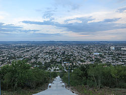 Pogled na grad s brda Loma de la Cruz