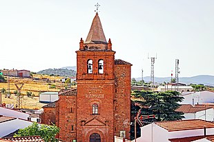 Iglesia de Santa María en Trasierra frente.jpg