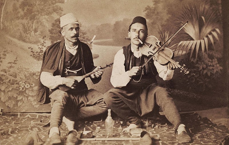 File:Ignaz Konigsberger's Verlag, Sarajewo - Two Bosnian musicians.jpg