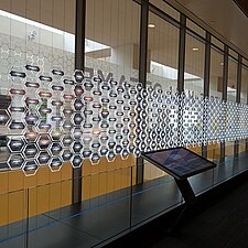 Interaktiv kiosk til opfinderinformation - 1, National Inventors Hall of Fame - USPTO -bygning i Alexandria, Virginia.jpg