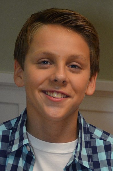 File:Jacob Bertrand on Red Carpet Report (cropped).jpg