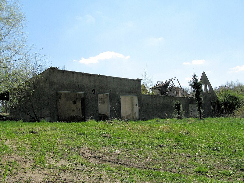 File:Klein Pankow Ruine 2008-04-24 113.jpg