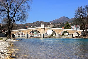 Konjic: Geografie, Sehenswürdigkeiten, Geschichte