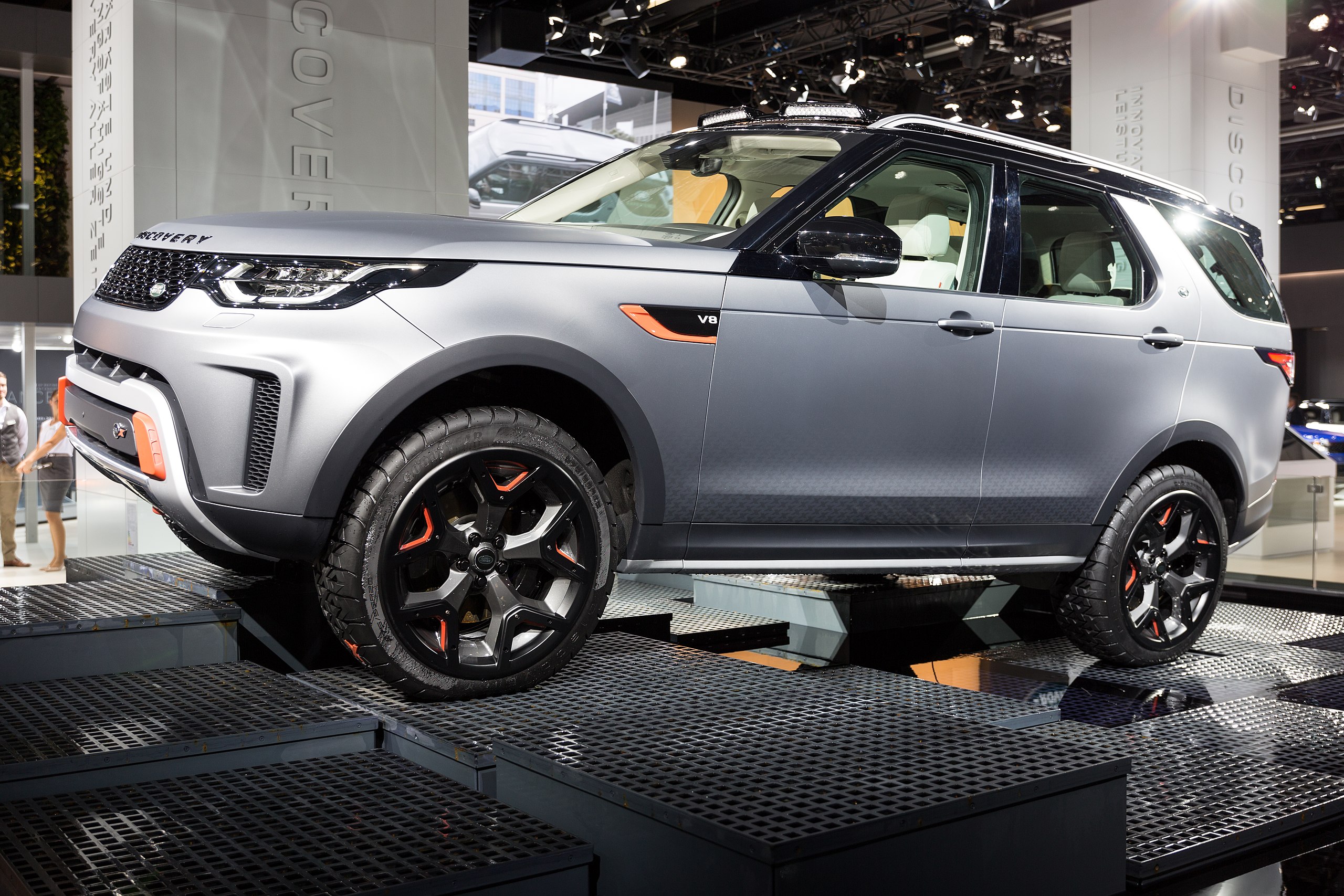 File:Land Rover Discovery 5, IAA 2017, Frankfurt (1Y7A3088).jpg - Wikipedia