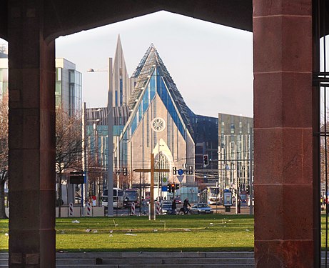 Leipzig, Neues Augusteum, Hauptgebäude der Universität. Gesehen aus der Vorhalle des Grassi-Museums.