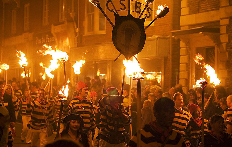 File:Lewes Bonfire, Commercial Square Bonfire Society.jpg