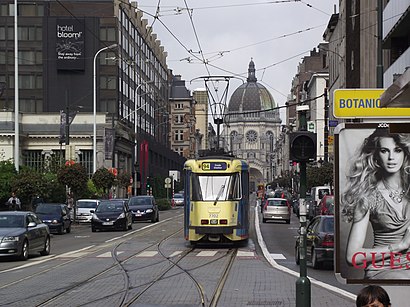 How to get to Koningsstraat 2 with public transit - About the place