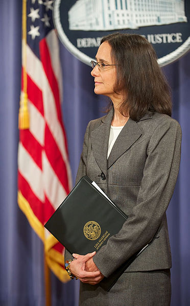 Illinois Attorney General Madigan in a briefing about a Wells Fargo lawsuit in 2012