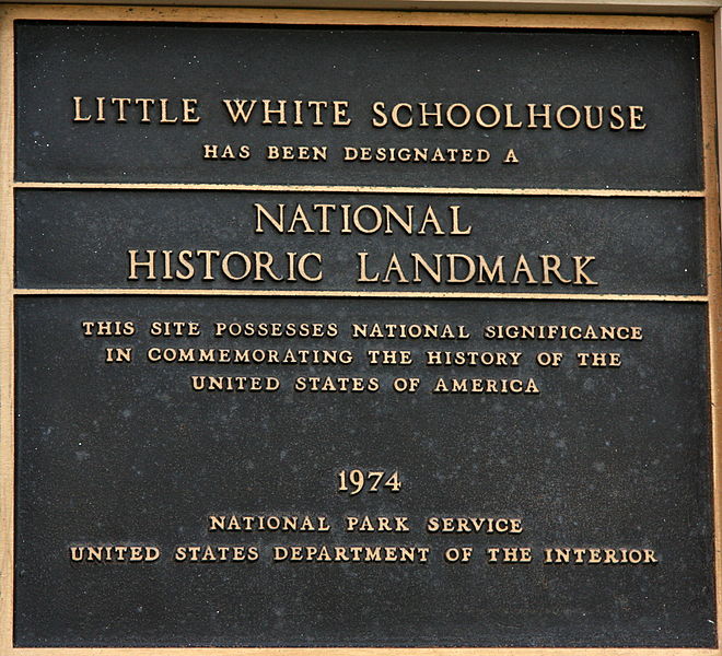 File:LittleWhiteSchoolhouseNHLplaque.jpg