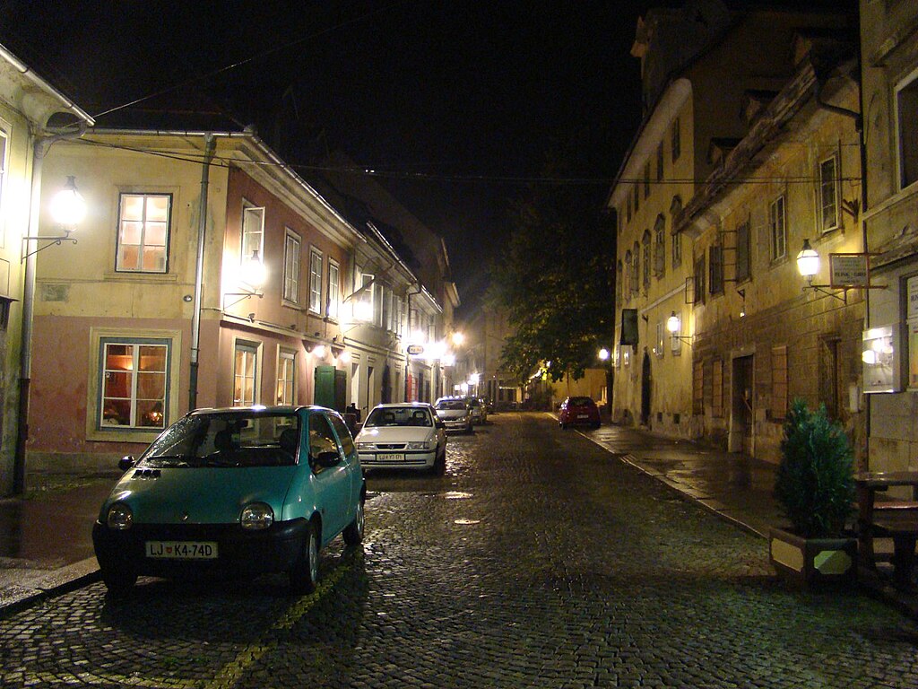 File:Canton Road at night.jpg - Wikipedia