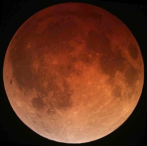 加利福尼亚州Lomita市, 7:44 UTC 接近最大月全食